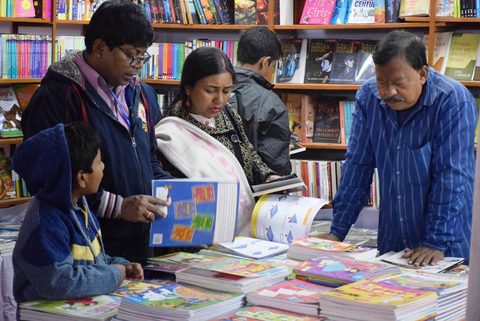 Book lovers at the stalls